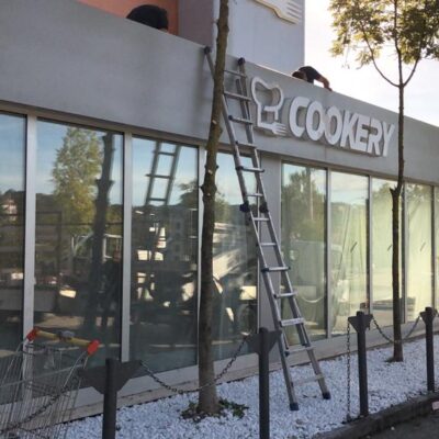 COSTRUZIONE TAVOLA CALDA
